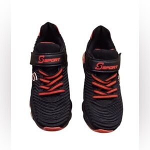 SPORT Boys' shoes, size 2, black with easy to use closure , with valve
